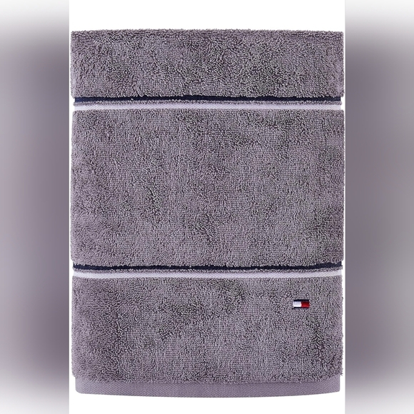 Tommy Hilfiger Other - Tommy Hilfiger Modern American Double Stripe Bath Towel, 30"×54", 100%Cotton
